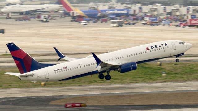 Boeing 737-900 (N904DN)