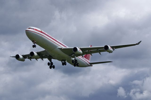 Airbus A340-300 (3B-NBI) - Airbus A340-313E, Air Mauritius, EGLL Airport London-Heathrow, Great Britain, 20.July2008