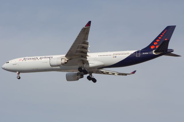 Airbus A330-300 (OO-SFW)