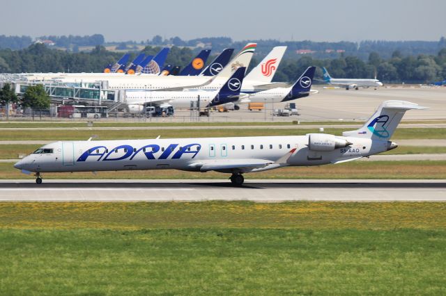 Canadair Regional Jet CRJ-900 (S5-AAO)