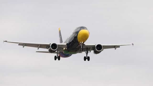 Airbus A320 (N706JB)