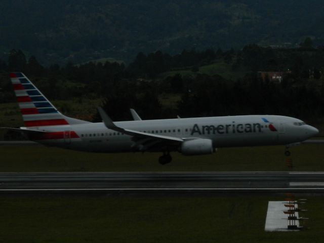 Boeing 737-700 (N944NN)