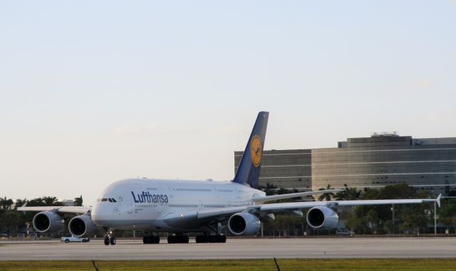 Airbus A380-800 (D-AIMI)