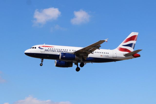 Airbus A319 (G-EUPS) - British Airways (BA) G-EUPS A319-131 [cn1338]br /London Heathrow (LHR). British Airways flight BA713 arriving from Zurich (ZRH).br /Taken from Myrtle Avenue 'Gardens'. Hatton Cross (end of 27L runway)br /br /2018 08 02br /a rel=nofollow href=http://alphayankee.smugmug.com/Airlines-and-Airliners-Portfolio/Airlines/EuropeanAirlines/British-Airways-BAhttps://alphayankee.smugmug.com/Airlines-and-Airliners-Portfolio/Airlines/EuropeanAirlines/British-Airways-BA/a