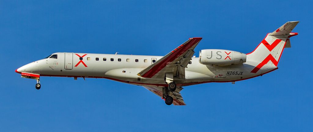 Embraer ERJ-135 (N265JX) - N265JX 2000 Embraer ERJ-135ER JSX s/n 145361 - McCarran International Airport (KLAS)br /October 21, 2021br /Photo: TDelCoro br /(Harry Reid Intl - (KLAS)