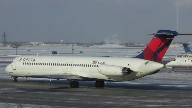 McDonnell Douglas DC-9-50 (N786NC) - Off to Detroit!