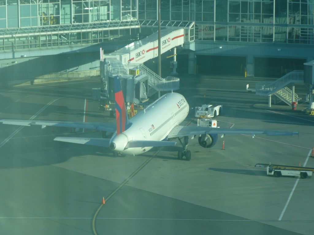Airbus A320 (N312US)