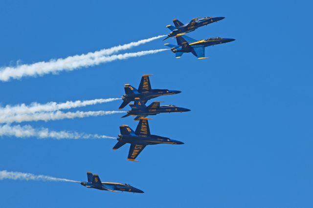 McDonnell Douglas FA-18 Hornet (16-3485) - The US Navy Blue Angels, led by Commander Ryan Bernacchi in the #1 jet, 163485, cn 717/C044, break during Friday afternoon practice before the 2016 Cleveland National Air Show on 2 Sept 2016.The #7 jet, 163464, cn 685/D010, is also in this formation.