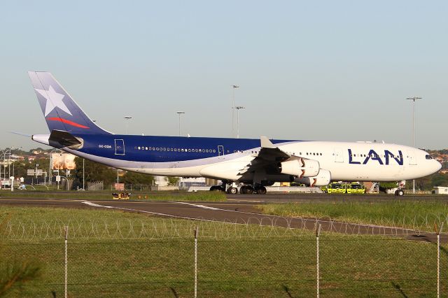 Airbus A340-300 (CC-CQA)