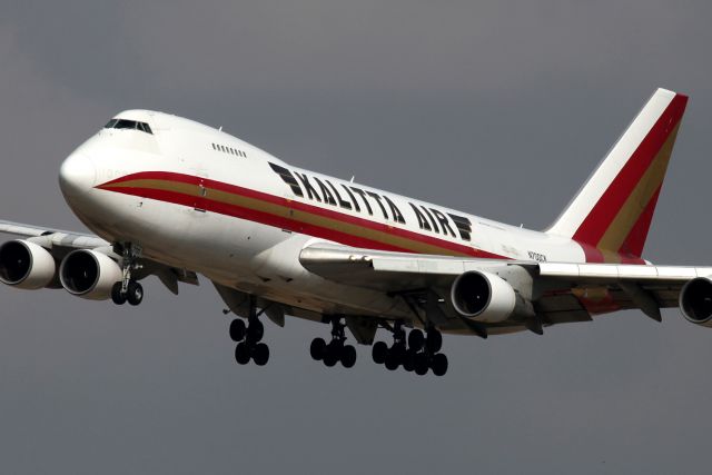 Boeing 747-200 (N700CK)