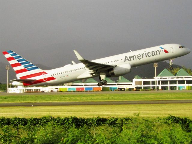 Boeing 757-200 (N194AA)