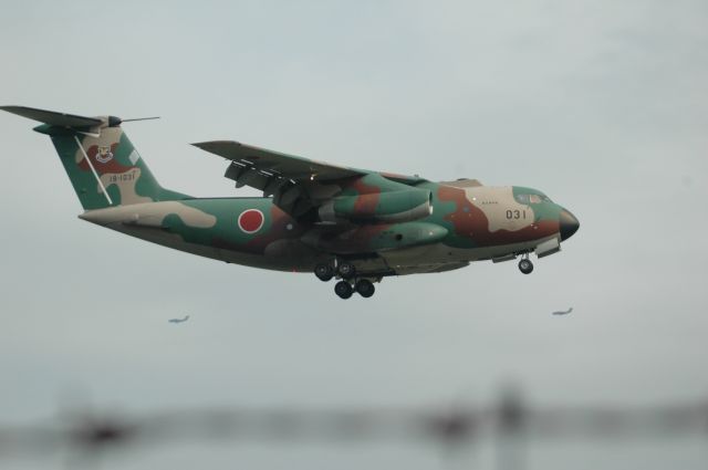 KAWASAKI C-1 (18-1031) - Nov.02.2013  RWY17