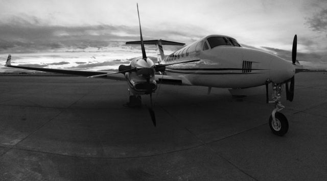 Beechcraft Super King Air 200 —