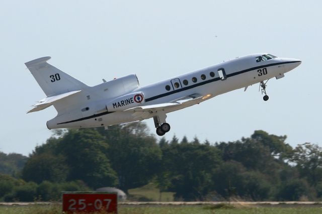 Dassault Falcon 50 (FNY30) - French Naval Aviation Dassault Falcon 50 SurMar, Take off Rwy 25, Lann Bihoué Air Base (LFRH-LRT)