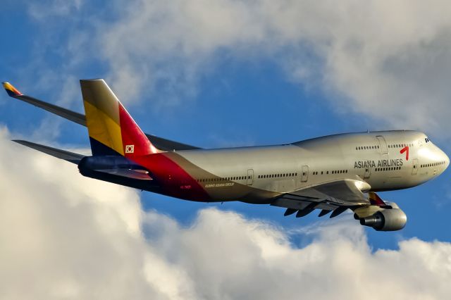 Boeing 747-400 (HL7421) - far far away!