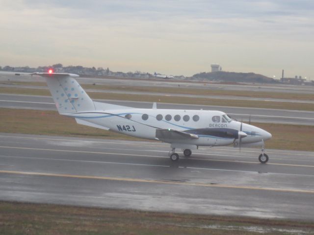 Beechcraft Super King Air 200 (N42J)