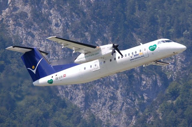 de Havilland Dash 8-300 (OE-LIA)