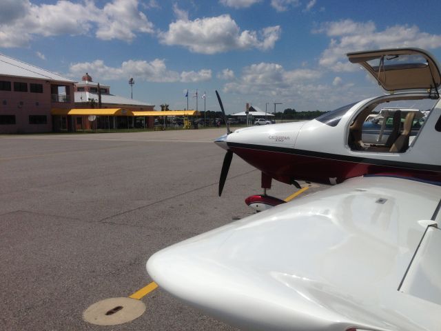 Cessna 350 (N345HB) - Flew to Gulfshores for lunch with my sons.