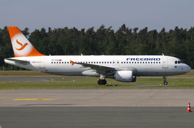 Airbus A320 (TC-FHC)