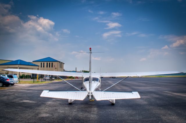 Cessna Skyhawk (N20239)