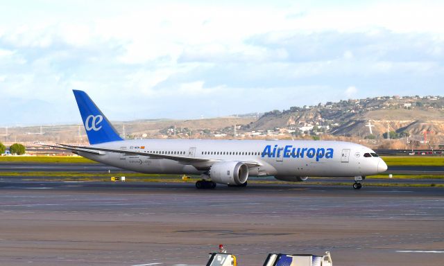 Boeing 787-9 Dreamliner (EC-NGN) - Air Europa Boeing 787-9 Dreamliner EC-NGN in Madrid 