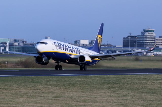 Boeing 737-800 (EI-DWF) - “Vitoria” on the return to Barcelona as RYR7542