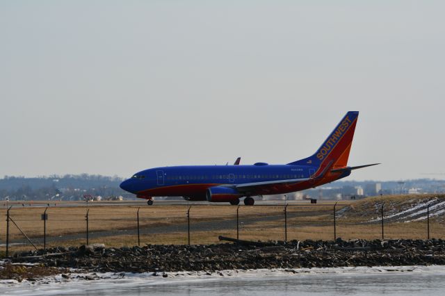 Boeing 737-700 (N242WN)