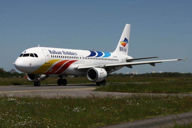 Airbus A320 (LZ-BHB)
