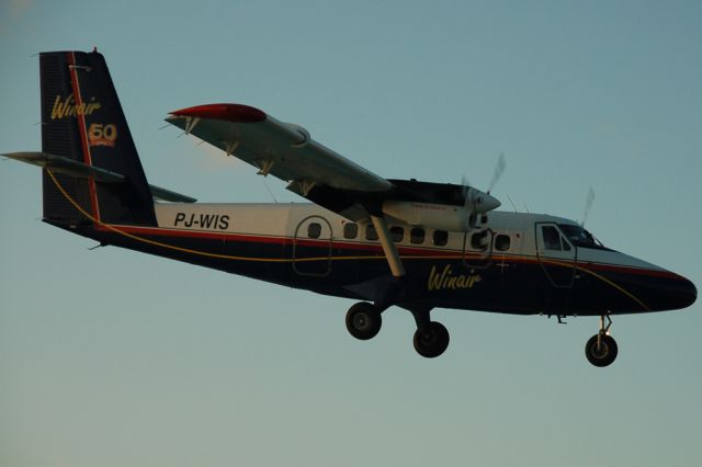 De Havilland Canada Twin Otter (PJ-WIS)