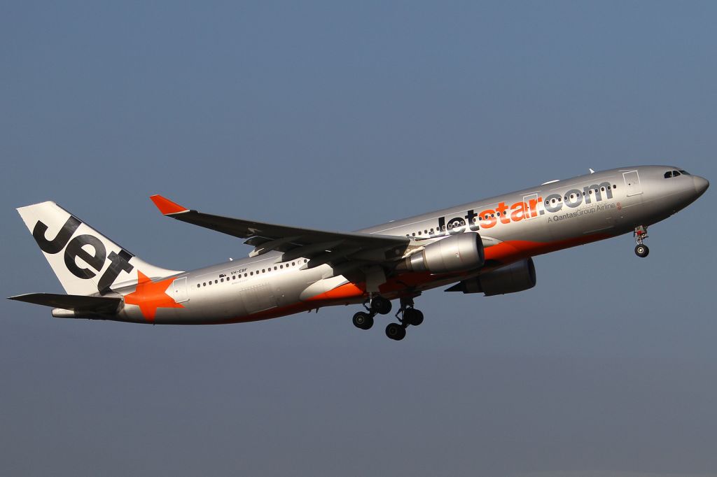 Airbus A330-200 (VH-EBF)