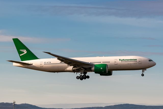 BOEING 777-200LR (EZ-A778)
