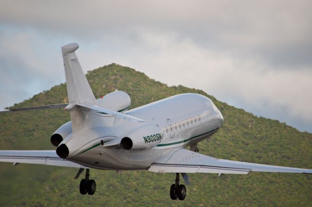 Dassault Falcon 900 (N900SN)