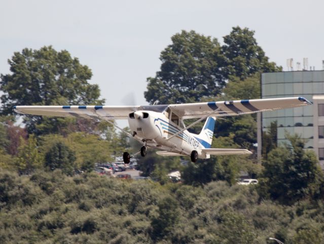 Cessna 152 (N474EP) - Take off runway 26.