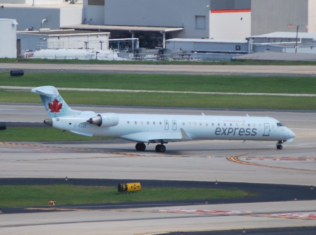 Canadair Regional Jet CRJ-900 (C-FJJZ) - Arriving 6/15/12