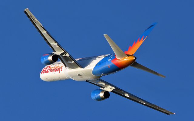 Boeing 757-200 (G-LSAD) - jet2holidays b757-2 g-lsad doing a missed approach at shannon while on a test flight 19/12/16.