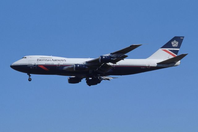 Boeing 747-200 (G-BDXA) - Final Approach to Narita Intl Airport Rwy34 on 1990/01/27