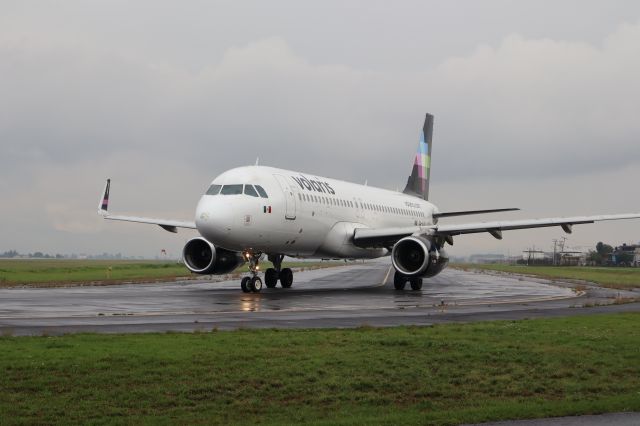 Airbus A320 (XA-VLK) - Aeropuerto Internacional Toluca mirador alexa Rin Rosalio fotografa