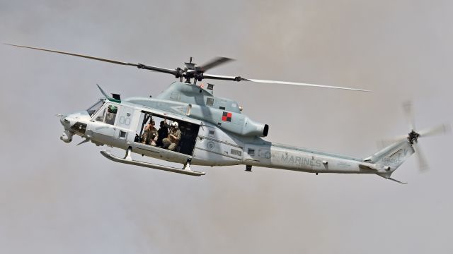 BELL UH-1Y (16-9287) - USMC UH-1Y Venom (169827) low pass at KNKT during MAGTF Demo @ MCAS Cherry Point Air Show 05/05/2018.