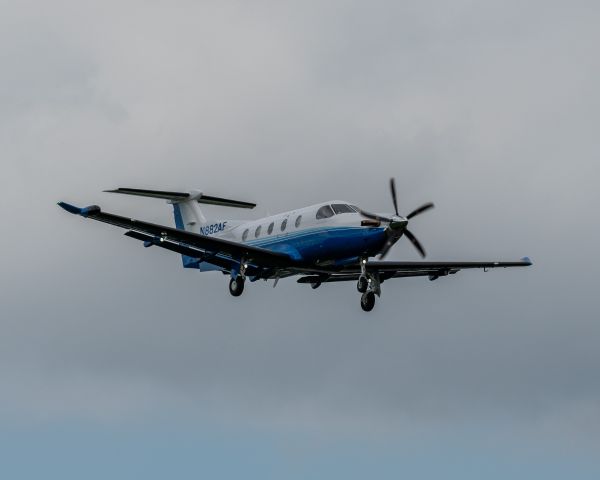Pilatus PC-12 (N882AF) - Observing/photographing aircraft landing at PDK.