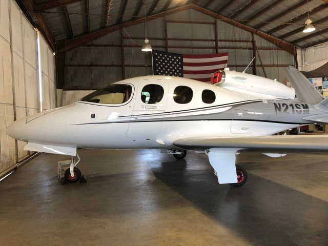 Cirrus Vision SF50 (N21SM)