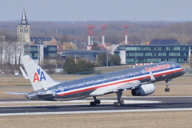 Boeing 757-200 (N175AN)