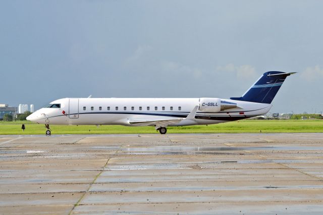 Canadair Regional Jet CRJ-200 (C-GSLL)