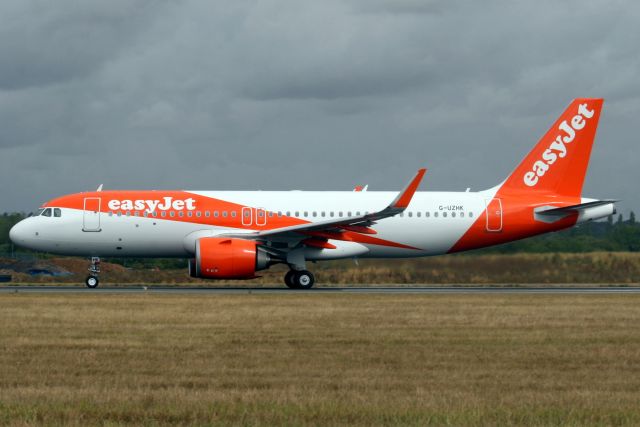 Airbus A320neo (G-UZHK) - Departing rwy 26 on 10-Aug-18 heading for EGKK as EZY9001 prior to operating its first revenue flight two days after delivery.