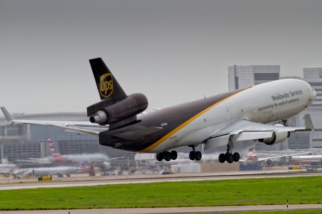 Boeing MD-11 —