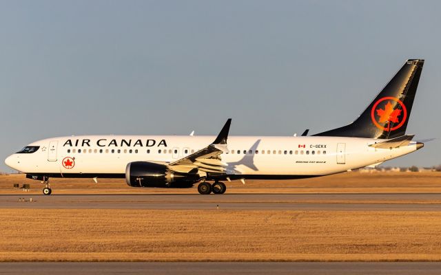 Boeing 737 MAX 8 (C-GEKX)