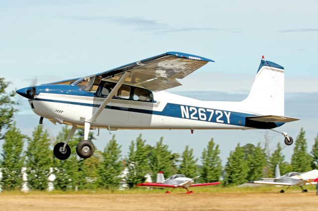 Cessna Skywagon 180 (N2672Y) - Departing Starks Twin Oaks 6-1-13