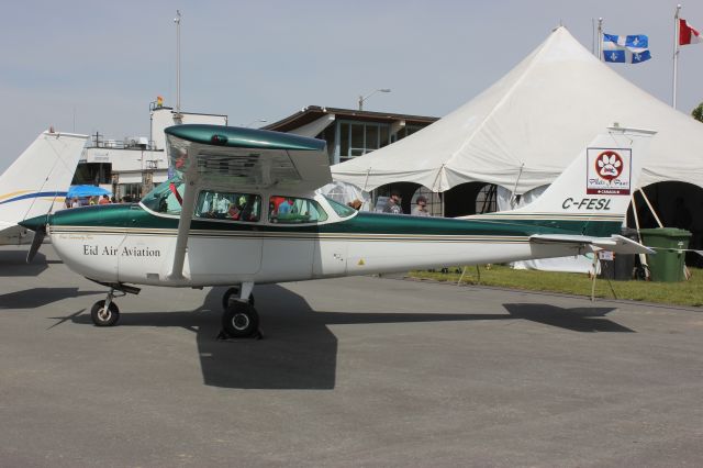 Cessna Skyhawk (C-FESL) - C-FESL Cessna Skyhawk 172 Eid Air Aviation RVA Aéroport de Sherbrooke QC. CYSC 16-06-2018.