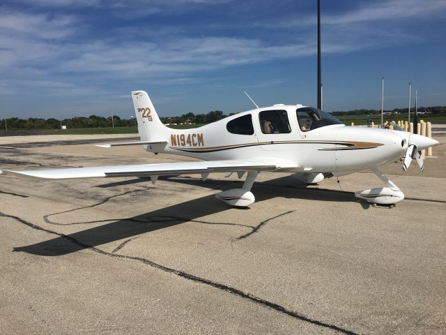 Cirrus SR-22 (N194CM)