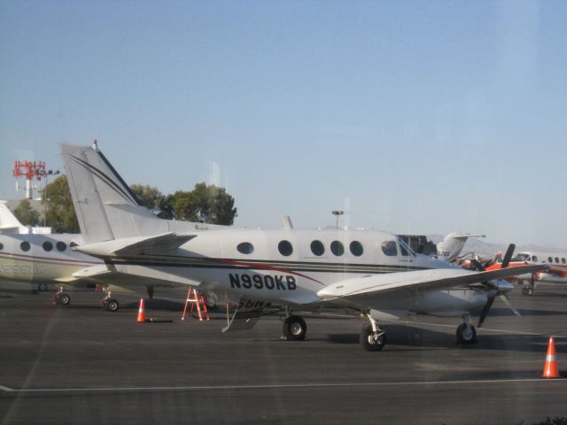 Beechcraft King Air 90 (N990KB)