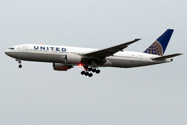 Boeing 777-200 (N780UA) - UA 768 arriving from San Francisco